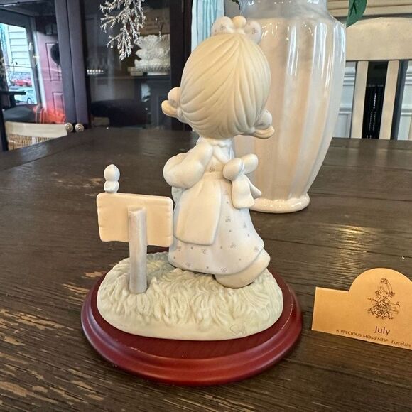 Precious Moments Figurine "July" Vintage 1988 Calendar Girl with Puppy - Picture 4 of 10